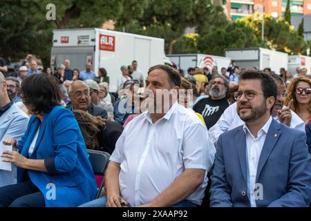 Zentrale Wahlkampfkundgebung Esquerras für die Europawahlen mit der Anwesenheit von Kandidaten aus verschiedenen Regionen, die sich einer Koalition angeschlossen haben, der Anwesenheit von Oriol Junqueras und der gesamten Generalitat-Regierung mit dem amtierenden Präsidenten Pere Aragons." M'tin Central de campa-a de Esquerra para las elecciones europeas, con la presencia de los candidatos de las diferentes regiones que se han unido en coalici-n, la presencia de Oriol Junqueras y todo el gobierno de la Generalitat con el presidente en funciones Pere Aragons." Auf dem Bild: oriol junqueras, pere aragones News Politics -Barcelo Stockfoto