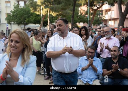 Zentrale Wahlkampfkundgebung Esquerras für die Europawahlen mit der Anwesenheit von Kandidaten aus verschiedenen Regionen, die sich einer Koalition angeschlossen haben, der Anwesenheit von Oriol Junqueras und der gesamten Generalitat-Regierung mit dem amtierenden Präsidenten Pere Aragons." M'tin Central de campa-a de Esquerra para las elecciones europeas, con la presencia de los candidatos de las diferentes regiones que se han unido en coalici-n, la presencia de Oriol Junqueras y todo el gobierno de la Generalitat con el presidente en funciones Pere Aragons." Auf dem Bild: oriol junqueras News Politics - Barcelona, Spanien heiratete Stockfoto