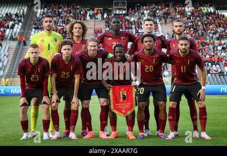 Belgiens Torhüter Koen Casteels, Belgiens Wout Faes, Belgiens Amadou Onana, Belgiens Thomas Meunier, Belgiens Zeno Debast, der Belgier Arthur Vermeeren, der Belgier Maxim de Cuyper, der Belgier Kevin de Bruyne, der Belgier Johan Bakayoko, der Belgier Lois Openda und der Belgier Yannick Carrasco zu Beginn eines Freundschaftsspiels zwischen der belgischen Fußballnationalmannschaft Red Devils und der montenegrinischen Nationalmannschaft im King Baudouin Stadion (Stade ROI Baudouin - Koning Boudewijnstadion), in Brüssel, Mittwoch, den 05. Juni 2024. Die Red Devils bereiten sich auf die bevorstehende Euro 2024 vor Stockfoto