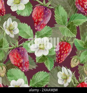 Reife Erdbeeren mit Blumen und Laub, nahtloses Muster auf dunklem Hintergrund, gezeichnet in Aquarell Stockfoto