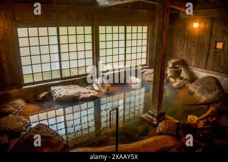 Warmes Schwimmbad im Kurokawa Onsen, öffentliches Spa, Kyushu, Japan, Asien Stockfoto