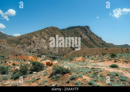 Wandern in Vayots Dzor, bekannt für seine roten Berge, Armenien (Hayastan), Kaukasus, Zentralasien, Asien Stockfoto