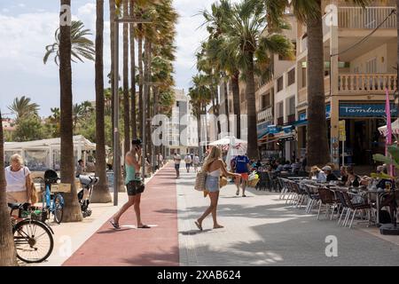 Colònia de Sant Jordi, Mallorca, wo am Samstag, den 1. Juni, Tausende von Einheimischen an einem Strandprotest gegen Massentourismus teilnehmen werden. Stockfoto
