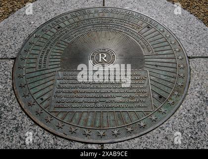 James River und Kanawha Canal History Medallion on on the Canal Walk, Richmond, VA, USA Stockfoto