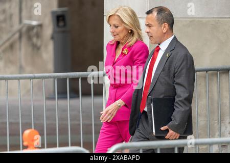 Wilmington, Usa. Juni 2024. First Lady Jill Biden verlässt das J. Caleb Boggs Federal Building am dritten Tag des Prozesses wegen der Anklage gegen Hunter Biden in Wilmington, DE, am Mittwoch, den 5. Juni 2024. Foto: Ken Cedeno/UPI. Quelle: UPI/Alamy Live News Stockfoto