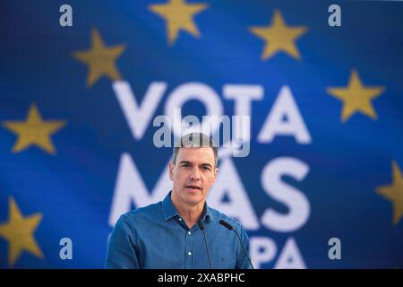 Malaga, Spanien. Juni 2024. Der spanische Premierminister Pedro Sanchez hält während eines Wahlkampfes eine Rede. Die spanische sozialistische Partei setzt den Wahlkampf für die bevorstehenden Europawahlen am 9. Juni mit Kundgebungen im ganzen Land fort. Die Europawahlen werden durch den Aufstieg rechtsextremer Parteien in einem Kontext politischer Unsicherheit gekennzeichnet sein. Quelle: SOPA Images Limited/Alamy Live News Stockfoto