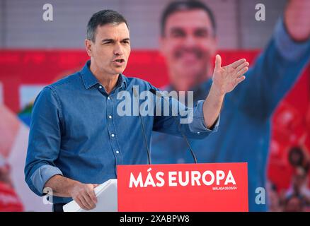 Malaga, Spanien. Juni 2024. Der spanische Premierminister Pedro Sanchez hält während eines Wahlkampfes eine Rede. Die spanische sozialistische Partei setzt den Wahlkampf für die bevorstehenden Europawahlen am 9. Juni mit Kundgebungen im ganzen Land fort. Die Europawahlen werden durch den Aufstieg rechtsextremer Parteien in einem Kontext politischer Unsicherheit gekennzeichnet sein. (Foto von Jesus Merida/SOPA Images/SIPA USA) Credit: SIPA USA/Alamy Live News Stockfoto