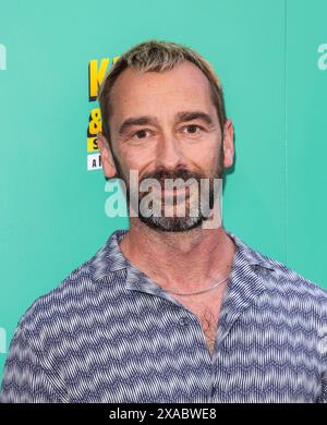 London, Großbritannien. Juni 2024. Charlie Condou sah beim Presseabend für "Kathy und Stella lösen einen Mord!" Im Ambassadors Theatre in London. (Foto: Brett Cove/SOPA Images/SIPA USA) Credit: SIPA USA/Alamy Live News Stockfoto