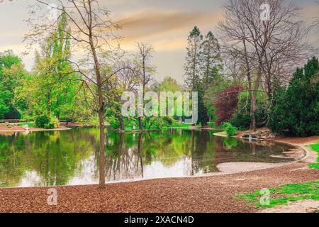 Landschaftsansicht des Stadparks, einer großen städtischen öffentlichen Fläche aus dem 19. Jahrhundert mit See in Wien, Österreich, Europa Copyright: Bestravelvideo 1278-404 Stockfoto