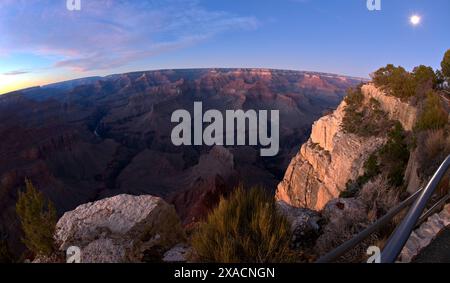 Blick auf den Grand Canyon von Pima Point bei Sonnenuntergang, Grand Canyon Nationalpark, UNESCO-Weltkulturerbe, Arizona, Vereinigte Staaten von Amerika, North Ameri Stockfoto