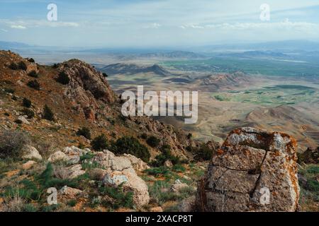 Wandern in Vayots Dzor, bekannt für seine roten Berge, Armenien Hayastan, Kaukasus, Zentralasien, Asien Copyright: LucaxAbbate 1351-330 Stockfoto