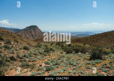 Wandern in Vayots Dzor, bekannt für seine roten Berge, Armenien Hayastan, Kaukasus, Zentralasien, Asien Copyright: LucaxAbbate 1351-325 Stockfoto