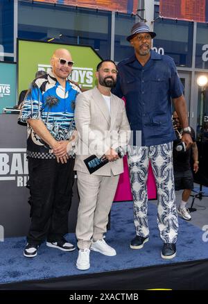 MIAMI, FLORIDA - 5. JUNI: Fat Joe, Enrique Santos und Alonzo Mourning nehmen am 5. Juni 2024 in Miami, Florida, an der Miami Screening Teil. (Foto: Alberto E. Tamargo/SIPA USA) Stockfoto