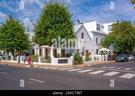 Blick auf weiß getünchte Gebäude, Stellenbosch Central, Stellenbosch, Westkap, Südafrika, Afrika Copyright: FrankxFell 844-33755 Stockfoto