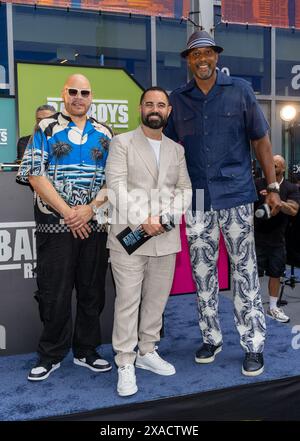 MIAMI, FLORIDA - 5. JUNI: Fat Joe, Enrique Santos und Alonzo Mourning nehmen am 5. Juni 2024 in Miami, Florida, an der Miami Screening Teil. (Foto: Alberto E. Tamargo/SIPA USA) Stockfoto