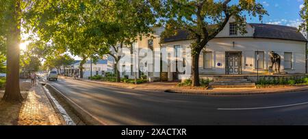 Blick auf weiß getünchte Architektur, Stellenbosch Central, Stellenbosch, Westkap, Südafrika, Afrika Copyright: FrankxFell 844-33736 Stockfoto