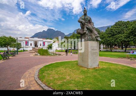 Ansicht der Skulptur Jan Christian Smuts im Garten des Unternehmens und der Nationalgalerie im Hintergrund, Kapstadt, Westkap, Südafrika, Afrika Copyright: Stockfoto