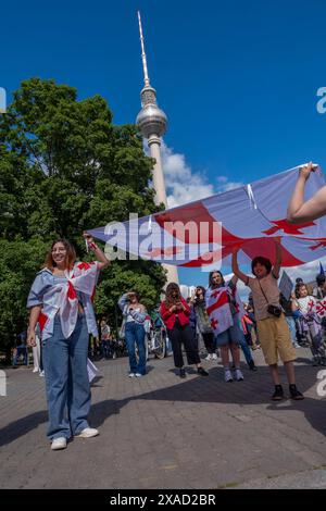 Deutschland, Berlin, 11. Mai 2024, georgischer Marsch: Ja nach Europa! Sag nein zu russischem Recht! Stockfoto