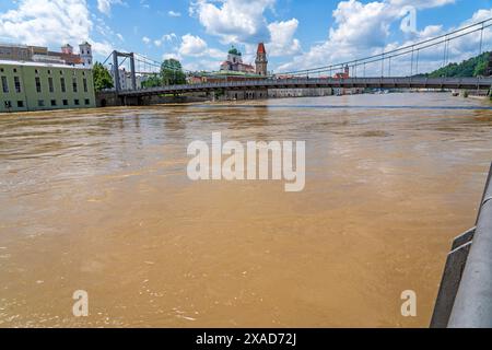 Flutkatastrophe an der Donau, Altstadt im Uferbereich überflutet, Passau, Juni 2024 Deutschland, Passau, 5. Juni 2024, Hochwasser an der Donau, die Passauer Altstadt steht im Uferbereich immer noch unter Wasser, Wasserpegel seit dem Höchststand leicht gesunken, Überschwemmungsgebiet, Flutkatastrophe in Bayern, Niederbayern, *** Flutkatastrophe an der Donau, Altstadt überschwemmt im Uferbereich, Passau, Juni 2024 Deutschland, Passau, 5. Juni, 2024, Überschwemmung auf der Donau, Passauer Altstadt ist noch unter Wasser im Uferbereich, Wasserstand ist seit dem Gipfel leicht gefallen, Hochwassergebiet, Hochwasserabfall Stockfoto