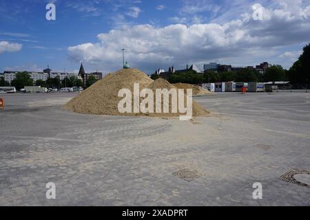 Hamburg, Deutschland. Juni 2024. Bau einer Fanzone für die Fußball-Europameisterschaft in Hamburg, 5. Juni 2024. Ein zukünftiger Beach Club. Quelle: Ales Zapotocky/CTK Photo/Alamy Live News Stockfoto