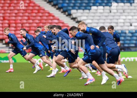 Schottische Spieler während eines Trainings im Hampden Park, Glasgow. Bilddatum: Donnerstag, 6. Juni 2024. Stockfoto