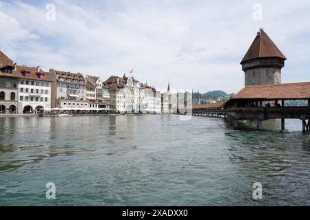 Anton Geisser 06.06.2024 Tourismus,Tourismusbanche Hotels in Luzern . Herr Pickwick Des Alpes, Kapellbruecke. *** Anton Geisser 06 06 06 2024 Tourism,Tourism Banche Hotels in Luzern Mr Pickwick des Alpes,Kapellbruecke Stockfoto