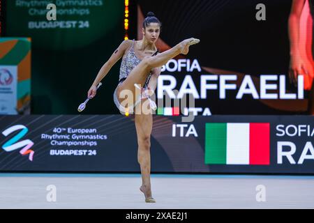 Budapest, Ungarn. Mai 2024. Sofia Raffaeli (ITA) wurde während der 40. EM im Rhythmischen Turnen in Budapest 2024 in der Papp Laszlo Budapest Sportarena gesehen. Quelle: SOPA Images Limited/Alamy Live News Stockfoto