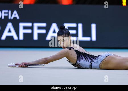 Budapest, Ungarn. Mai 2024. Sofia Raffaeli (ITA) wurde während der 40. EM im Rhythmischen Turnen in Budapest 2024 in der Papp Laszlo Budapest Sportarena gesehen. Quelle: SOPA Images Limited/Alamy Live News Stockfoto