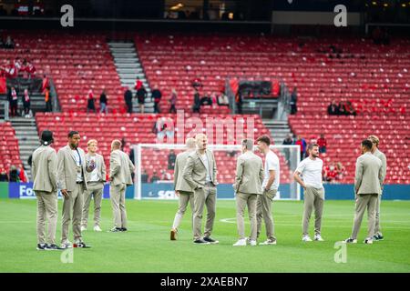 Kopenhagen, Dänemark. Juni 2024. Die dänischen Spieler kommen im Stadion des Fußballspiels zwischen Dänemark und Schweden in Parken in Kopenhagen an. (Foto: Gonzales Photo - Frederikke Jensen). Stockfoto