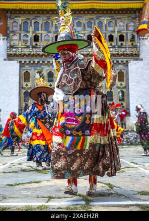 Tanz der Hüte während des Ura Yakchoe Festivals, Bumthang, Ura, Bhutan Stockfoto