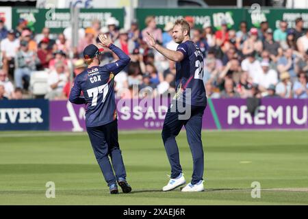 Paul Walter von Essex feiert den Sieg über Josh de Caires während Essex Eagles vs Middlesex, Vitality Blast T20 Cricket im Cloud County G Stockfoto