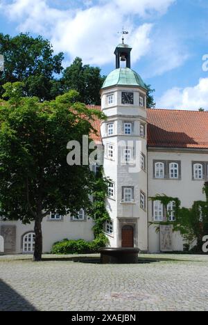 23.06.2012 Schloss Gifhorn Deutschland/ Niedersachsen/ Südheide/ Landkreis Gifhorn/ Stadt Gifhorn/ Schlossanlage/ 1525- 1581 im Stil der Weserrenaissance errichtet/ Innenhof/ Turm/ Treppenturm *** 23 06 2012 Burg Gifhorn Deutschland Niedersachsen Südheide Kreis Gifhorn Stadt Gifhorn Schlossanlage errichtet 1525 1581 im Weserrenaissancestil Innenhof Turm Treppenturm Stockfoto