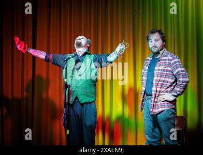 Bloody Bones Freakshow Performer, Human Menagerie Cabaret Show, Southend-on-Sea, Essex © Clarissa Debenham (Film Free Photography) / Alamy Stockfoto