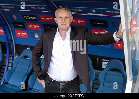 Krakau, Polen. Juni 2024. Coach Kazimierz Moskal aus Wisla Krakau bei einer Pressekonferenz während der Präsentation des neuen Trainers von Wisla Krakau im Stadtstadion Krakau. Quelle: SOPA Images Limited/Alamy Live News Stockfoto