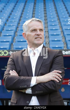 Krakau, Polen. Juni 2024. Coach Kazimierz Moskal aus Wisla Krakau bei einer Pressekonferenz während der Präsentation des neuen Trainers von Wisla Krakau im Stadtstadion Krakau. Quelle: SOPA Images Limited/Alamy Live News Stockfoto