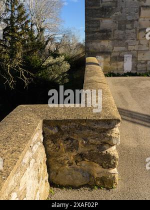 Detail der Hängebrücke Pont de Fourques an einem sonnigen Tag im Frühling in Arles Frankreich Stockfoto