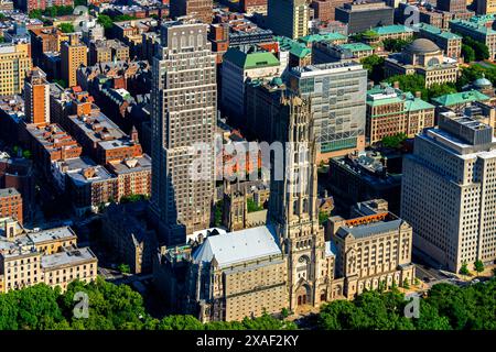 Erhöhter Blick auf die Riverside Church Claremont Hall in Manhattan, New York, USA. Stockfoto