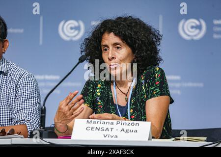 Bonn, Deutschland, Deutschland. Juni 2024. Spricht auf einer Pressekonferenz Global Campaign to Demand Climate Justice (DCJ) in der ersten Woche der SB60-Konferenz zum Klimawandel. Finanzen ist ein Schlüsselmotto und Schlüsselwort bei den diesjährigen Verhandlungen im Vorfeld der Vorbereitungen für die COP29-Veranstaltung, die im November dieses Jahres in Baku, Aserbaidschan, stattfinden wird. (Kreditbild: © Bianca Otero/ZUMA Press Wire) NUR REDAKTIONELLE VERWENDUNG! Nicht für kommerzielle ZWECKE! Stockfoto