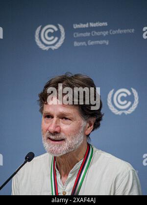 Bonn, Deutschland, Deutschland. Juni 2024. Spricht auf einer Pressekonferenz Global Campaign to Demand Climate Justice (DCJ) in der ersten Woche der SB60-Konferenz zum Klimawandel. Finanzen ist ein Schlüsselmotto und Schlüsselwort bei den diesjährigen Verhandlungen im Vorfeld der Vorbereitungen für die COP29-Veranstaltung, die im November dieses Jahres in Baku, Aserbaidschan, stattfinden wird. (Kreditbild: © Bianca Otero/ZUMA Press Wire) NUR REDAKTIONELLE VERWENDUNG! Nicht für kommerzielle ZWECKE! Stockfoto