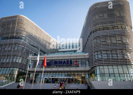 Nationalbibliothek von El Salvador an der Plaza Gerardo Barrios, auch bekannt als Civic Plaza, erbaut in Zusammenarbeit mit China und eröffnet 2023, Stockfoto