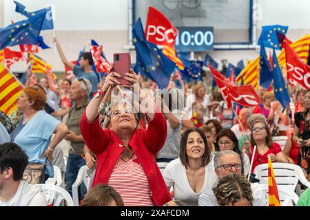 Barcelona, Spanien. Juni 2024. Die PSC veranstaltet die zentrale Wahlkampfkundgebung unter der Anwesenheit von Pedro Sánchez und Josep Borrell, mit einem Pavillon, der bis zum Rand gefüllt ist und mit Siegesgeist nach dem Sieg der katalanischen Wahlen gefüllt ist. El PSC celebra el mitin Central de Campaña con la presencia de Pedro Sánchez y Josep Borrell, con un Pabellón lleno a rebosar y con ánimos de victoria tras ganar las elecciones catalanas. Im Bild: News Politics -Barcelona, Spanien thurday, 6. juni 2024 (Foto: Eric Renom/LaPresse) Credit: LaPresse/Alamy Live News Stockfoto