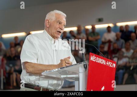 Barcelona, Spanien. Juni 2024. Die PSC veranstaltet die zentrale Wahlkampfkundgebung unter der Anwesenheit von Pedro Sánchez und Josep Borrell, mit einem Pavillon, der bis zum Rand gefüllt ist und mit Siegesgeist nach dem Sieg der katalanischen Wahlen gefüllt ist. El PSC celebra el mitin Central de Campaña con la presencia de Pedro Sánchez y Josep Borrell, con un Pabellón lleno a rebosar y con ánimos de victoria tras ganar las elecciones catalanas. Im Bild: josep borrell News Politics -Barcelona, Spanien donnerstag, 6. juni 2024 (Foto: Eric Renom/LaPresse) Credit: LaPresse/Alamy Live News Stockfoto