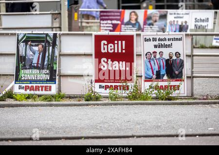 Wahl zum 10. Europäisches Parlament - 9. Juni 2024, Europawahl. Wahlplakat der Spaßpartei DIE PIRATEN. // 06.06.2024: Stuttgart, Baden-Württemberg, Deutschland, Europa *** Wahl zum 10. Europaparlament am 9. Juni 2024, Europawahlplakat der Spaßpartei DIE PIRATEN 06 06 2024 Stuttgart, Baden Württemberg, Deutschland, Europa Stockfoto