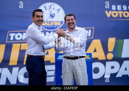 Rom, Rm, Italien. Juni 2024. MATTEO SALVINI (rechts, Vorsitzender der Lega-Partei) und General ROBERTO VANNACCI (links, Kandidat Nummer eins der Lega-Parteiliste) schließen die Europawahlen vor Hunderten von Anhängern der Lega-Partei ab. (Kreditbild: © Marco Di Gianvito/ZUMA Press Wire) NUR REDAKTIONELLE VERWENDUNG! Nicht für kommerzielle ZWECKE! Stockfoto