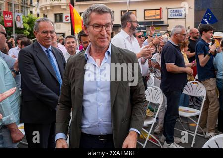 Politik 2024: PP-Abschlussfeier des Wahlkampfs für das Europäische Parlament Alberto Nunez Feijoo, Präsident der PP, anlässlich der Abschlussfeier des Wahlkampfes der Volkspartei für die Wahlen zum Europäischen Parlament am 6. Juni 2024 in Madrid, Spanien. Madrid Plaza del Callao Madrid Spanien Copyright: XAlbertoxGardinx AGardin Pol EE PP 010 Stockfoto