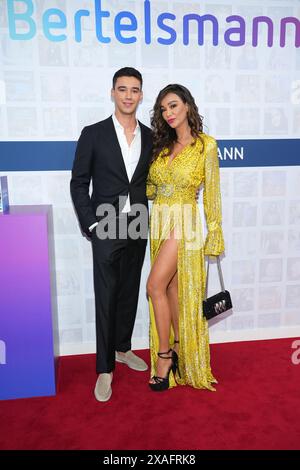 Verona Pooth und ihr Sohn San Diego Pooth bei der Bertelsmann Party am 6.06.2024 in Berlin Stockfoto