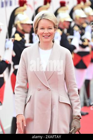 Saint Laurent Sur Mer, Frankreich. Juni 2024. Königin Mathilde von Belgien nimmt am 6. Juni 2024 an der Internationalen Gedenkfeier am Strand von Omaha Teil, die den 80. Jahrestag der Landung der Alliierten im Zweiten Weltkrieg in der Normandie in Saint-Laurent-sur-Mer im Nordwesten Frankreichs begeht. Foto: Jacques Witt/Pool/ABACAPRESS. COM Credit: Abaca Press/Alamy Live News Stockfoto