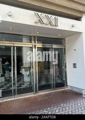 Außenansicht des XXI-Einzelhandels-Bekleidungsgeschäfts im Old Orchard Shopping Center in Skokie, IL Stockfoto