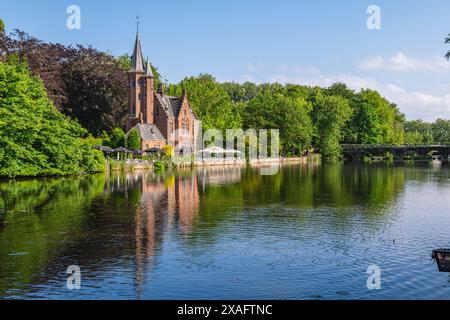 Landschaft von Minnewater, dem See der Liebe, in Brügge, Belgien Stockfoto