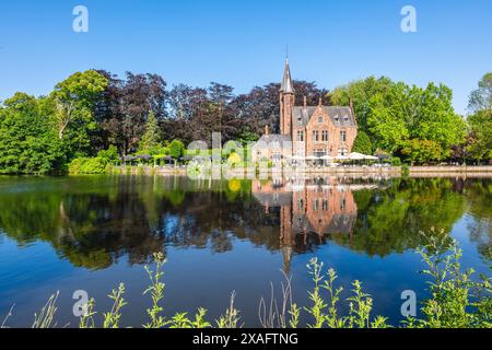 Landschaft von Minnewater, dem See der Liebe, in Brügge, Belgien Stockfoto